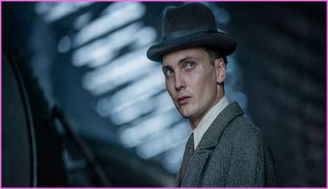 Eamon Farren: Exploring His Journey And Identity